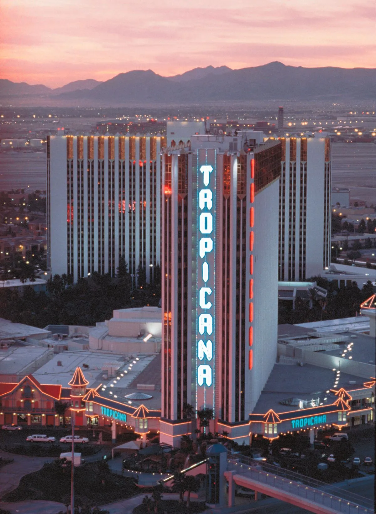 Casinoabend mit gemeinsamem Essen und Zeit für Pausen im Resort